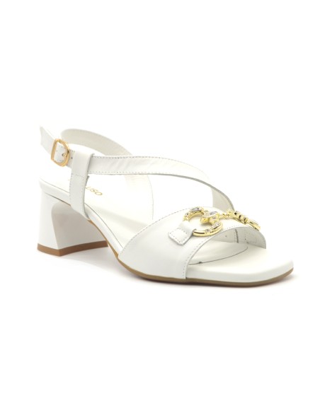 Melluso sandalo elegante con morsetto gioiello